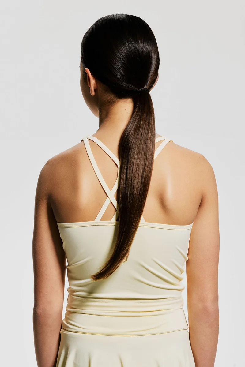 اتش اند ام بلوزة رياضية منسوجة من سوفت موف بشرائط كتف